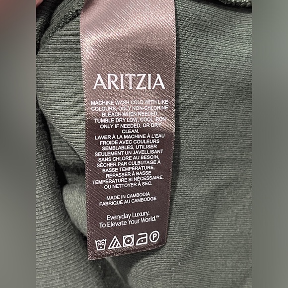 Aritzia TNA HomeStretch Ribbed Cotton Crewneck Long Sleeve Shirt Scarab Green - Picture 9 of 10